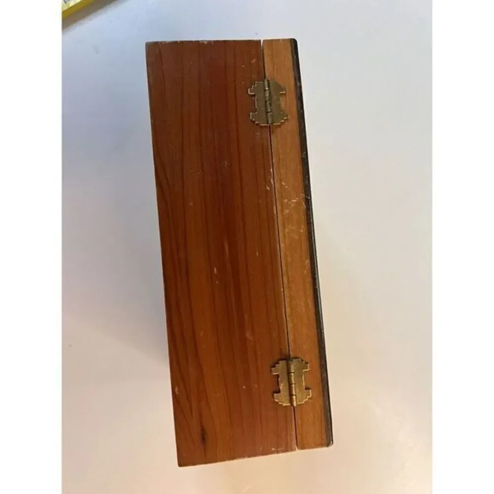 Vintage Miracle of Friendship Cedar Trinket Box  Kentucky Lincoln's‎ Birthplace